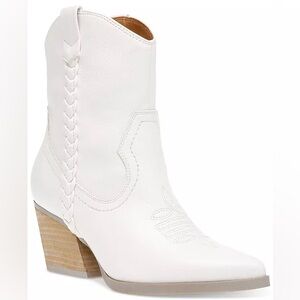 CLOSET CLEAR OUT 🎉NWOT Dolce Vita Karyn White Cowgirl Boots 6.5
